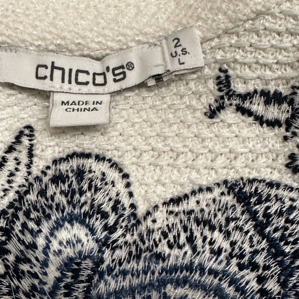 New! $169 Chico’s White Blazer Jacket w/ Blue Floral Embroidered Design sz 2 / L - Picture 4 of 5